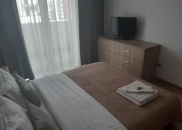 Marcel - Coresi Mall * 布拉索夫